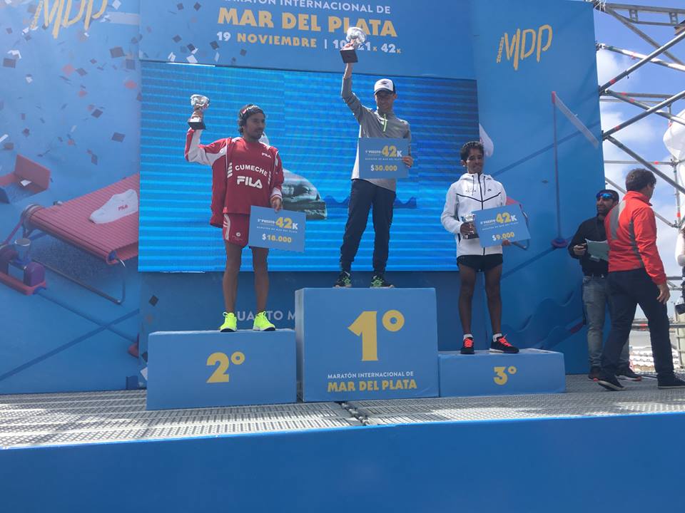 maratonmdp2017's tweet photo. ¡Los podios de #LaCarreraDelMar! 🥇🥈🥉 Ellos fueron los más rápidos tanto en 21k y 42k Masculino y femenio. 🏆🔝 https://t.co/7BJqx0ke1V