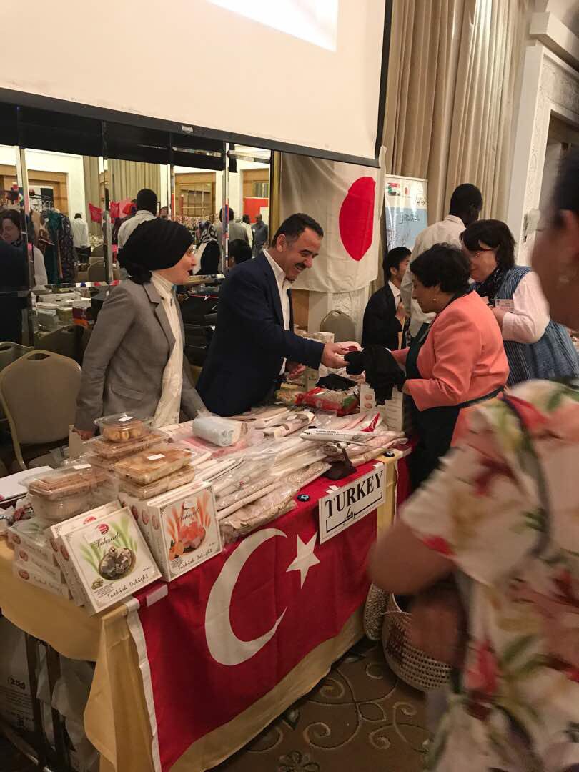TC_HartumBE's tweet photo. Hartum Rotana Hotel’de düzenlenen #IVWG kermesinde standımıza ilgi oldukça fazla. We are in Al Salam Rotana for the #IVWG charity sale. https://t.co/1b1FcwA3PC