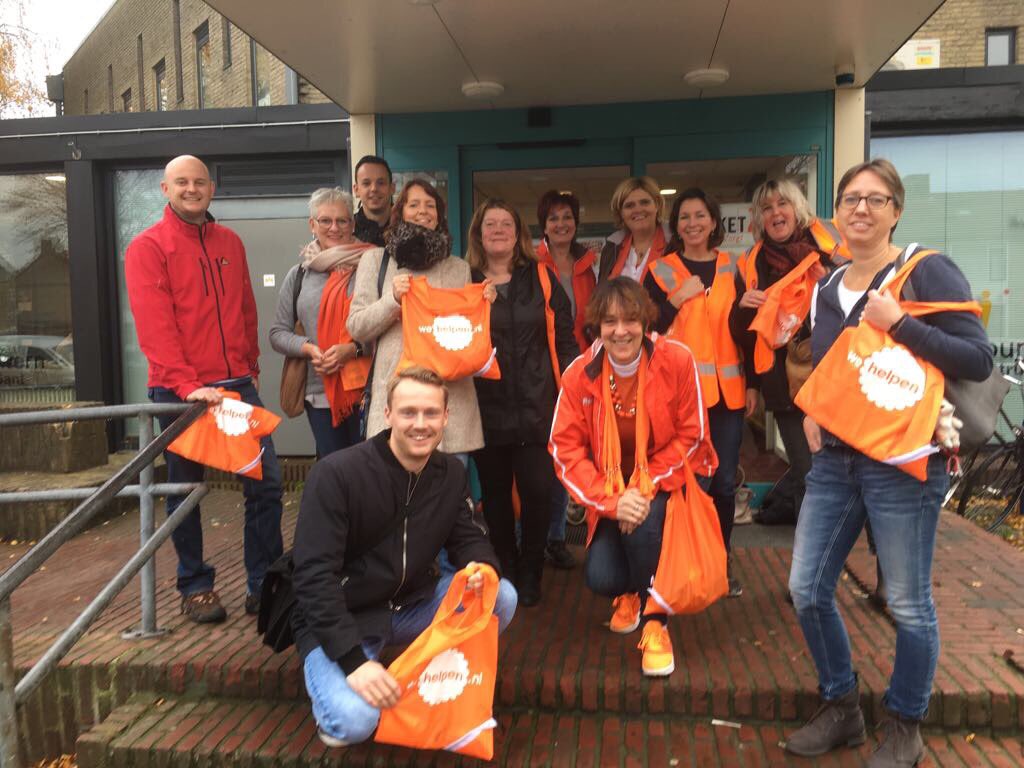 KoenKasper's tweet image. Zeer geslaagde #wehelpen matchdag in #Tilburg, met een topteam vanuit @cz_nl @ContourdeTwern @RaboTilburg @zorgnetwerk_mb en @WeHelpen 12 klussen naar grote tevredenheid geklaard!