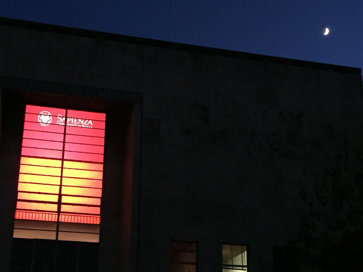 SapienzaRoma's tweet photo. @SMFN_Sapienza @RicercaSapienza @museiSapienza @architettiroma @FrascatiScienza @StampaCnr @RegioneLazio @radioscienza @diconodioggi @CittadinidiTwtt #now: La vetrata artistica di #GioPonti per l’Edificio di Matematica, la luce ricostruisce un’opera perduta (ora Ed. Matematica) #80CU https://t.co/agbKkZzR3p