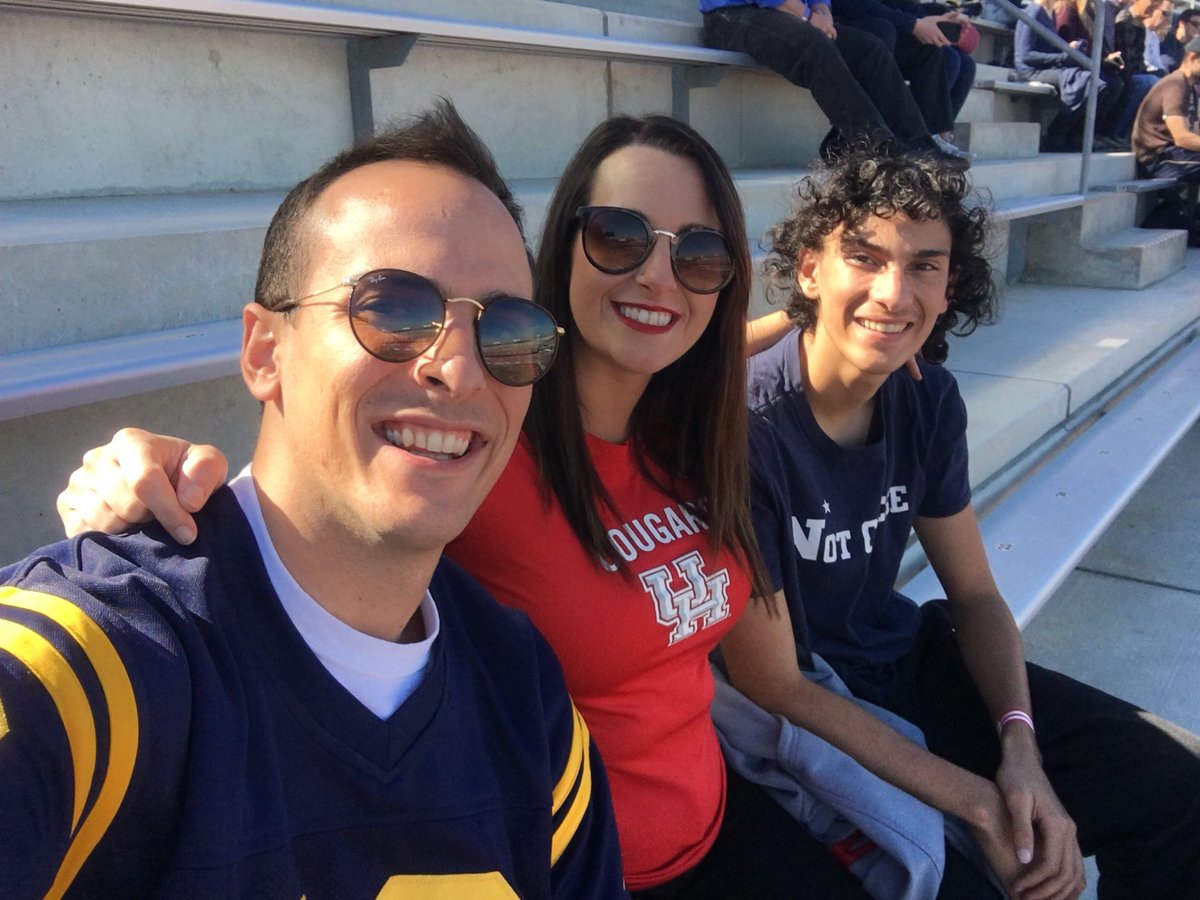 gerard_jackie's tweet photo. Let’s go Coogs...and Navy #housedivided #HTownTakeover https://t.co/MA8Abz9wVs