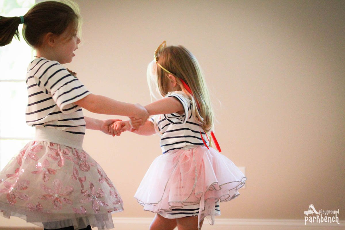 Babyrific's tweet photo. Transitioning from the routine-free days holidays to school full-time can take a toll on #kids and they can quickly end up exhausted. A #family #dance party is the perfect way to help you unwind. Here's how! https://t.co/53qo33kK6s #Parenting https://t.co/qkuuosTwB4