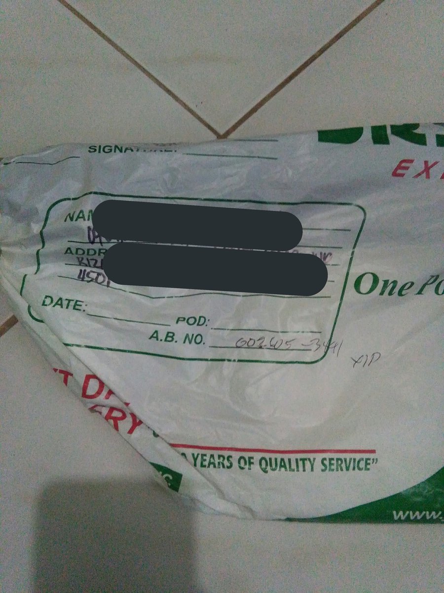 yunieversejk's tweet photo. Yas I just received this kaninang afternoon, thank you still worth the wait pa din thank u soo much hope na d na magkaproblema sa GO's niyo and matapos na pag ship niyo lahat ng albums para iwas stress din thank u again.
#EMEMupdates https://t.co/gzGmqctaPN