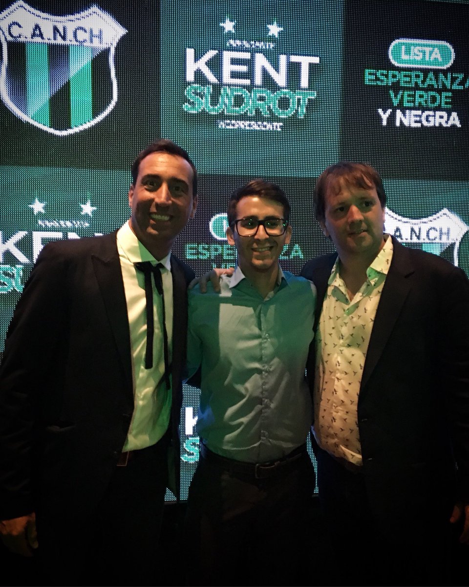 SebaGluj's tweet photo. Hay un gran equipo, hay ganas de trabajar, hay diálogo, hay juventud, hay vitalicios con experiencia pero por sobre todo hay amor por nuestros colores, hay amor por Nueva Chicago. Acompañanos así juntos vamos por #UnFuturoDePrimera
#KentPresidente #SudrotVice
🖤 💚 🖤 https://t.co/z5eT7GRve2