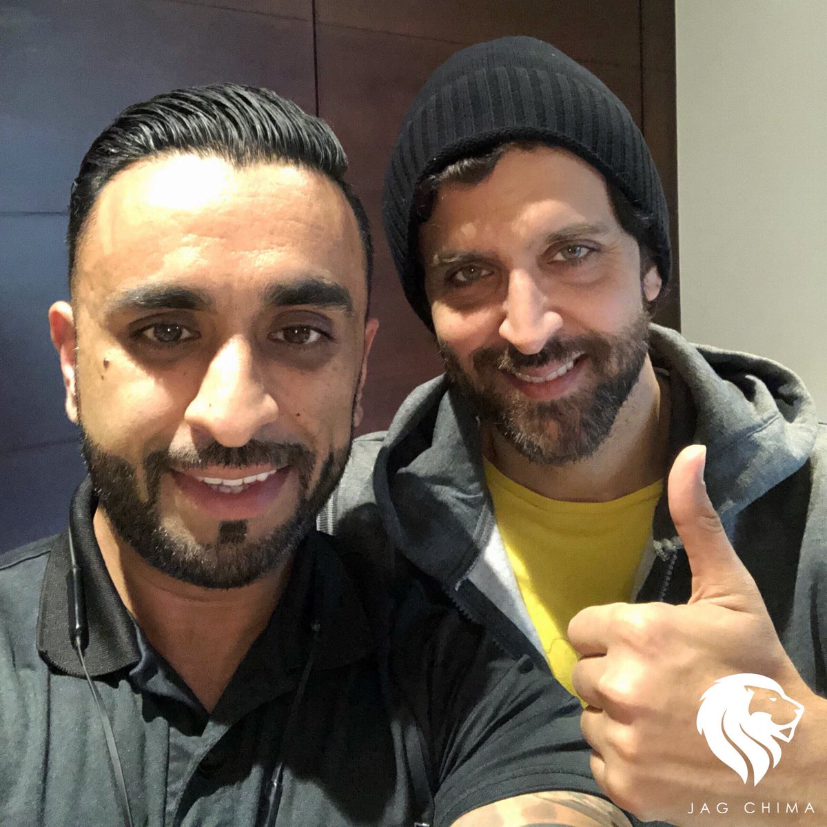 jagchima1's tweet image. It was great to catch up with my old friend yesterday @iHrithik. Hrithik set the standard and inspired millions with his physique when @kagedmuscle transformed him for the movie #Krishh 3.
Did his transformation inspire you?
#inspire #hrithikroshan #krisgethin