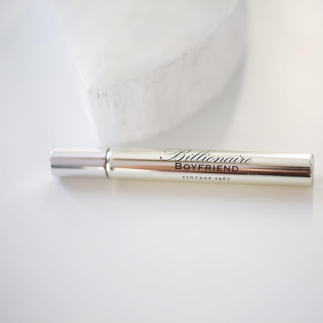 katewalsh's tweet photo. Shop @Boyfriend’s Black Friday deal! ⚡️ Get a *FREE* Billionaire Boyfriend Pulse Point w/ every purchase! Say whaaatt?? Shop all Boyfriend products here: https://t.co/34dcXP4e0L #blackfriday https://t.co/VEInHYWixO