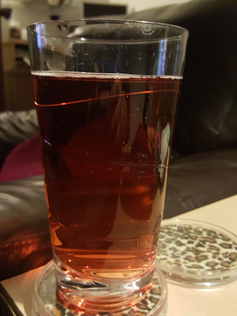dragontatlisa's tweet photo. Twittface.....cheers....first pint of the night....chinese on its way!!! #fridaynightrules 🖤x https://t.co/fsz7rGbfNK