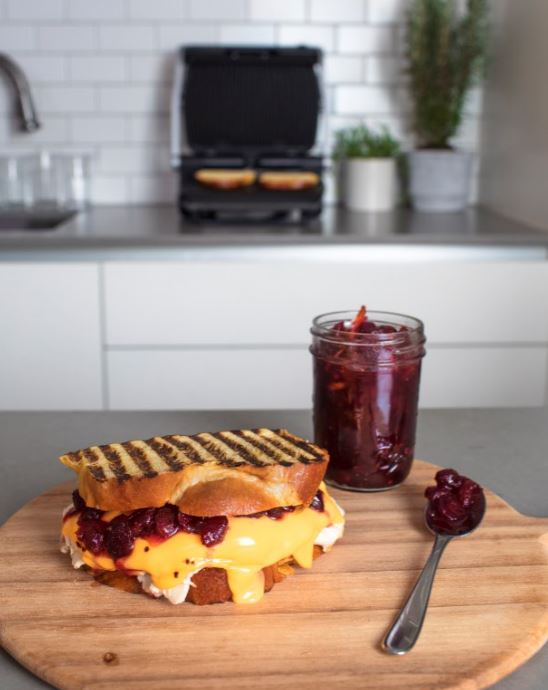 Tfal_Cookware's tweet photo. Turkey, cranberry, and cheese sandwiched in brioche and pressed to perfection on the OptiGrill Plus #tfaltips https://t.co/Dspe6t3aAV