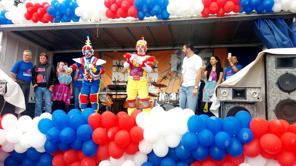 TipeTopOficial's tweet photo. Aqui estão nossos heróis em um show para um evento para crianças para crianças carentes na zona leste de SP - Projeto Gileade #tipetopoficial #crianças #gileade #show https://t.co/F9ZHrP0B78