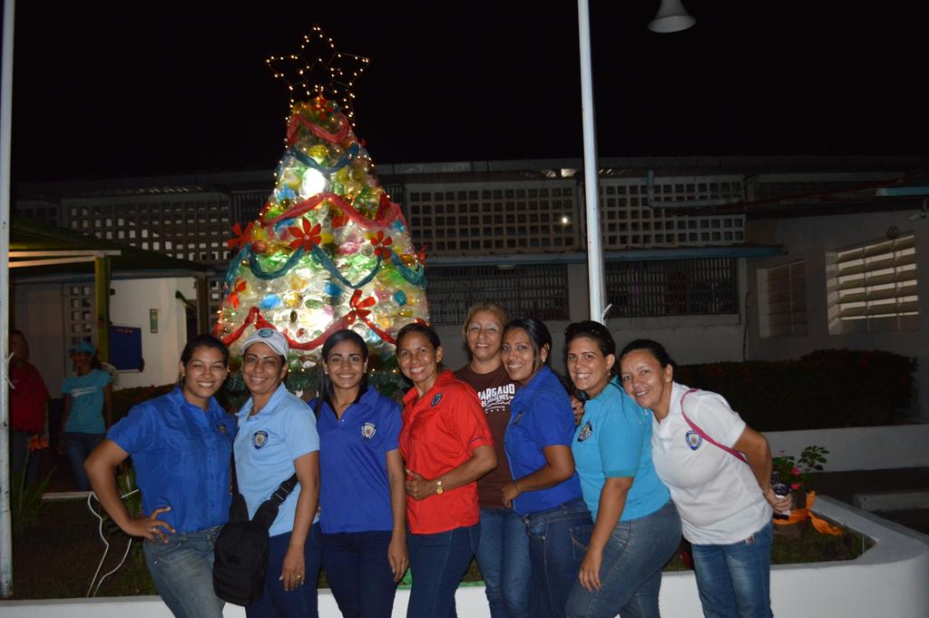 PoliciaCojedes's tweet image. Recorrido Navideño por las instalaciones del Centro de Coordinación Policial N°2 (Tinaco) #NavidadSegura