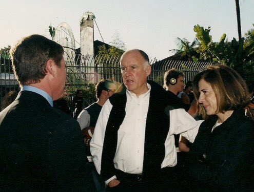 LSSBParty's tweet photo. .@leighsteinberg with the California Governor @JerryBrownGov at the 2000 Super Bowl Party @ the @sandiegozoo https://t.co/T3VuOMykOc