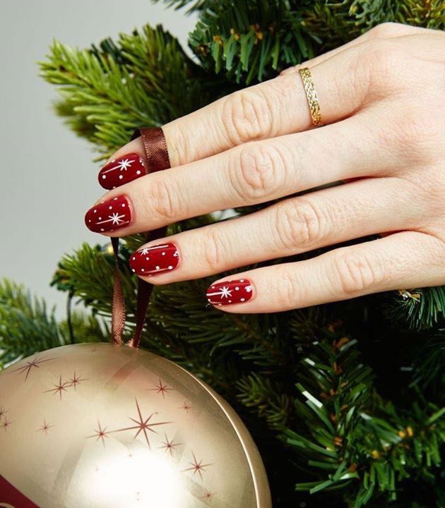 EspacioCurvy's tweet photo. ¡Se acercan las fiestas decembrinas y que mejor que entrar en el mood navideño que con nail art super cool! ¿Cuál es su favorito? https://t.co/3REamdE7JD