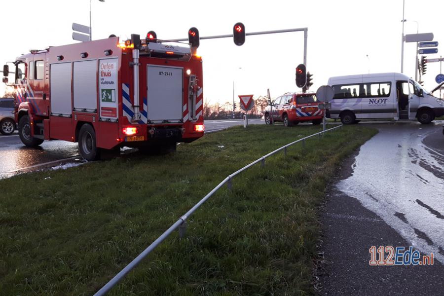 🚨 Taxibus Noot vliegt in brand 112.press/Q2hDDr #Ede #112Nieuws https://t.co/X15SFUngNZ