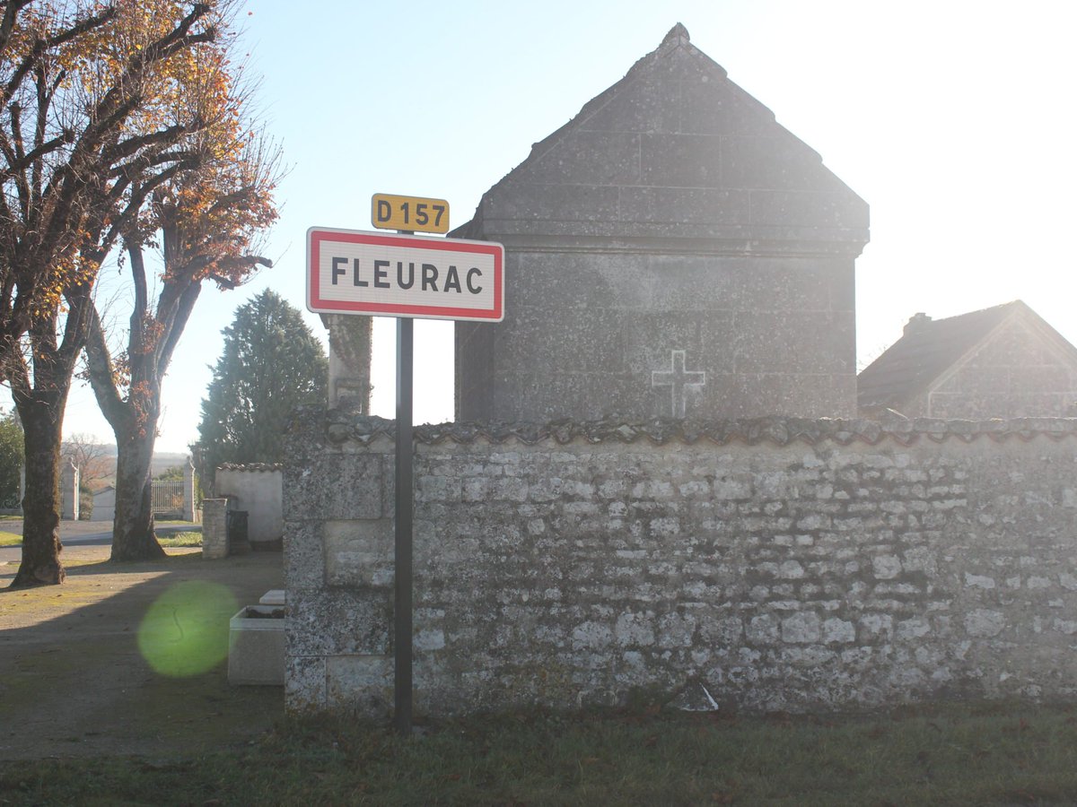 Tenirlaroute's tweet photo. Quand la route s’arrête, il est essentiel de s’occuper l’esprit. Une tâche qui peut s’avérer compliquée pour les résidents du centre d’accueil de Fleurac, un village de 250 habitants.

⏩ ⏩  https://t.co/w5WDu0TGET https://t.co/rKQre7gUYL