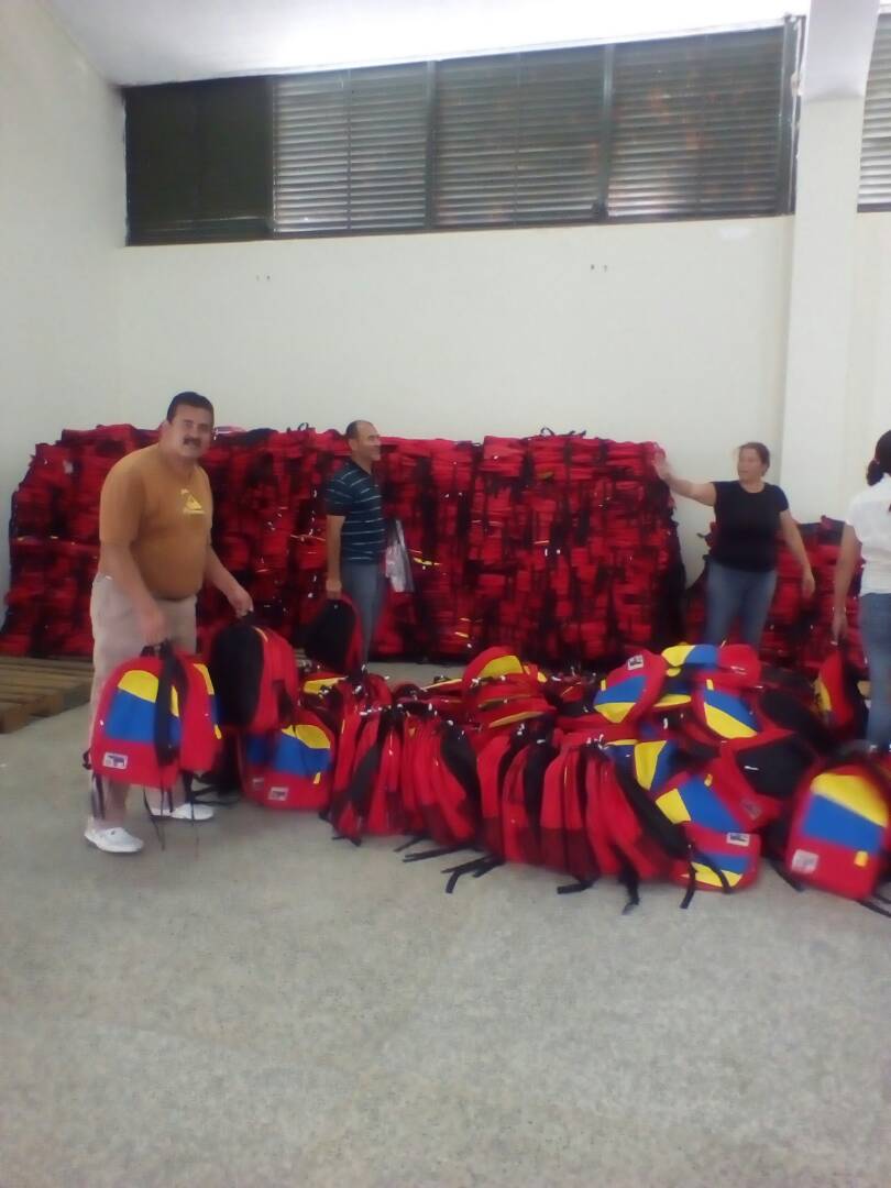 Más de 60 mil morrales tricolor llegan a Táchira para nuestros estudiantes de media general y técnica! @MPPEDUCACION