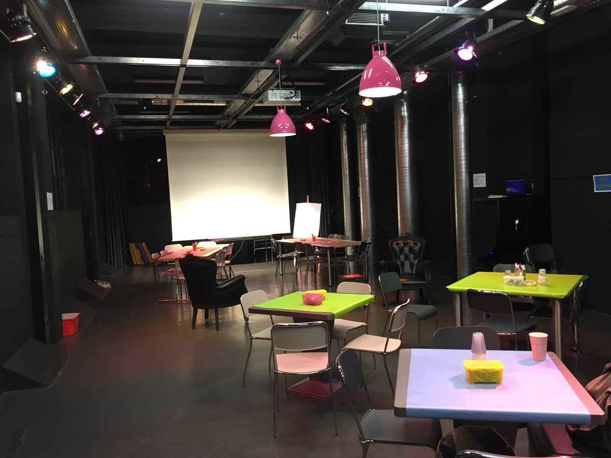 kidimake's tweet photo. Tout est prêt ! On se réjouit de vous retrouver @FLUXLab un peu avant 14:00 | 25/11 #maker #kidimake #art #technologie https://t.co/bX3RtsBePZ