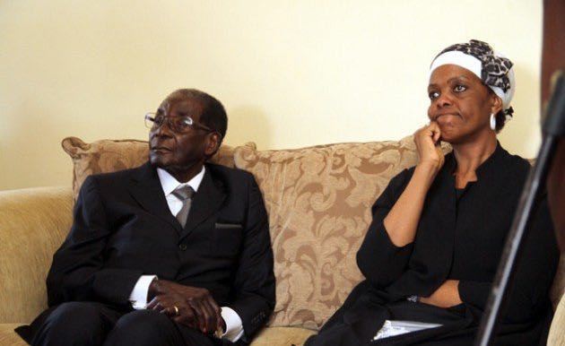 LEAKED PICTURE : Mugabes watching Emmersion Mnangagwa Inaguration reportfocusnews.com/news/2017/11/2…