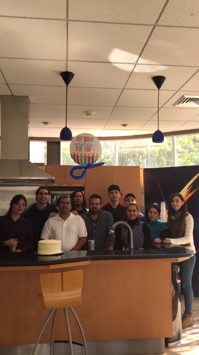 Movicrecords's tweet photo. 🎈Feliz Cumpleaños te desea #GrupoMovic Rigoberto Garcia. #TeamMovic te mandamos un abrazo y los mejores deseos 🤗.
#MovicRecords #Happybirthday https://t.co/BuDafTsURS