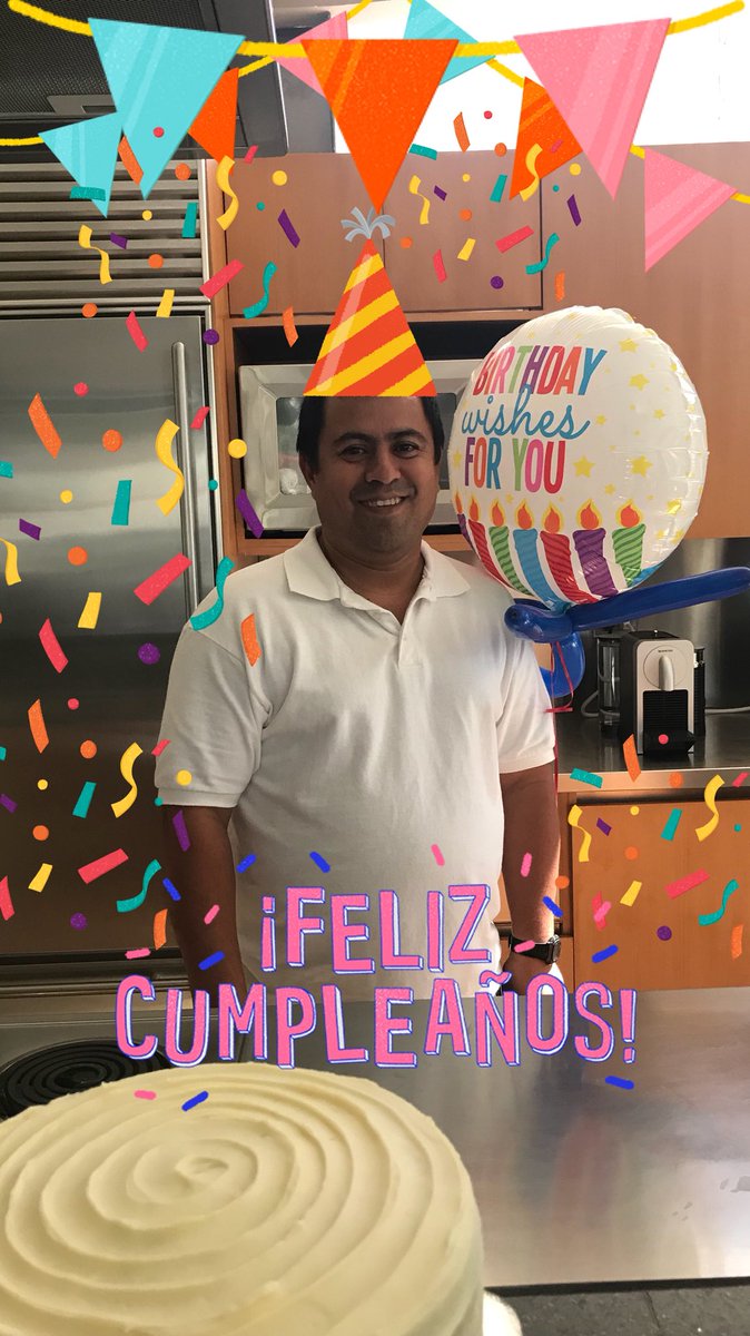 Movicrecords's tweet photo. 🎈Feliz Cumpleaños te desea #GrupoMovic Rigoberto Garcia. #TeamMovic te mandamos un abrazo y los mejores deseos 🤗.
#MovicRecords #Happybirthday https://t.co/BuDafTsURS