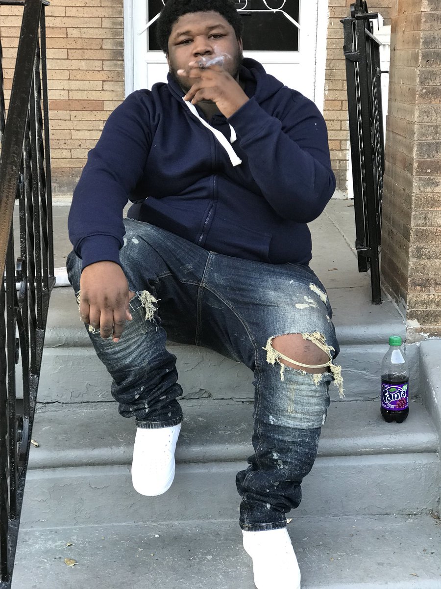 DaReal_omeezy's tweet photo. I️ remain humble and stack this bread https://t.co/cny040nA2p