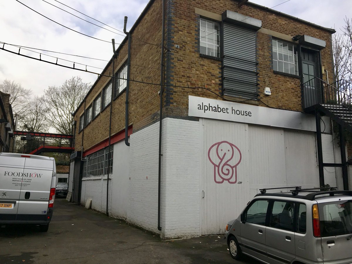 richardprice500's tweet image. Elephant &amp;amp; Oval... the @TypeArchive’s beautiful typographical logo recalls the days when is buildings, in a quiet Kennington backstreet,  housed elephants :) 
#StructuredPerambulation #London