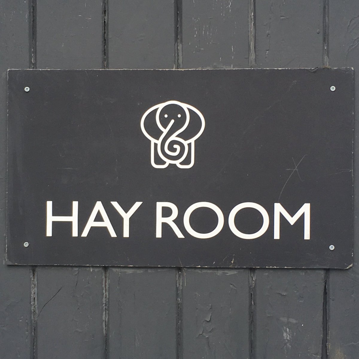 richardprice500's tweet image. Elephant &amp;amp; Oval... the @TypeArchive’s beautiful typographical logo recalls the days when is buildings, in a quiet Kennington backstreet,  housed elephants :) 
#StructuredPerambulation #London