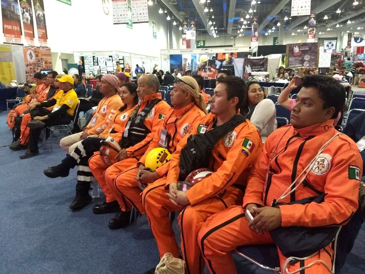 LiderazgoJoven's tweet photo. ¡Mañana estaremos en el Pabellón Septiembre 2017! 

Les compartimos un poco de lo que hicieron el día de ayer las diversas organizaciones que también participan en esta gran exposición.

Conozcan más de @ExpoRescue en 👉 https://t.co/K9liVCj01N https://t.co/wuzuEobLNp