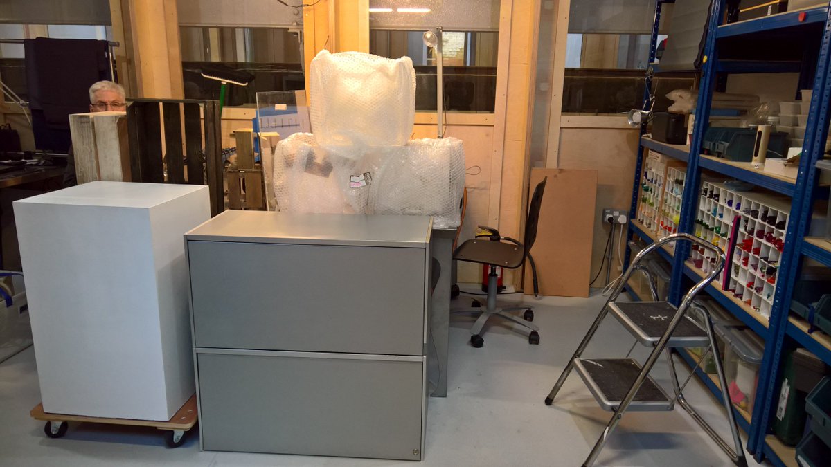 SilPhiGlass's tweet photo. A member of our team keeping a rather low profile during setup @CraftCentralUK today...😂😂😂 #WinterMarket #peekaboo #studio223 #TheForge https://t.co/NBB1NVH0gi