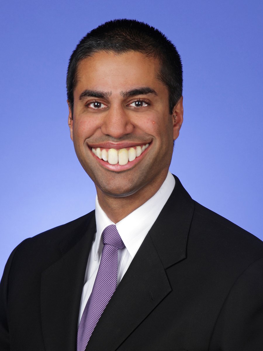 TheVanduul's tweet photo. the weakest of all humans #WeakHumans are weak especially this one.
#NetNeutraility https://t.co/5HbhhSwjT4