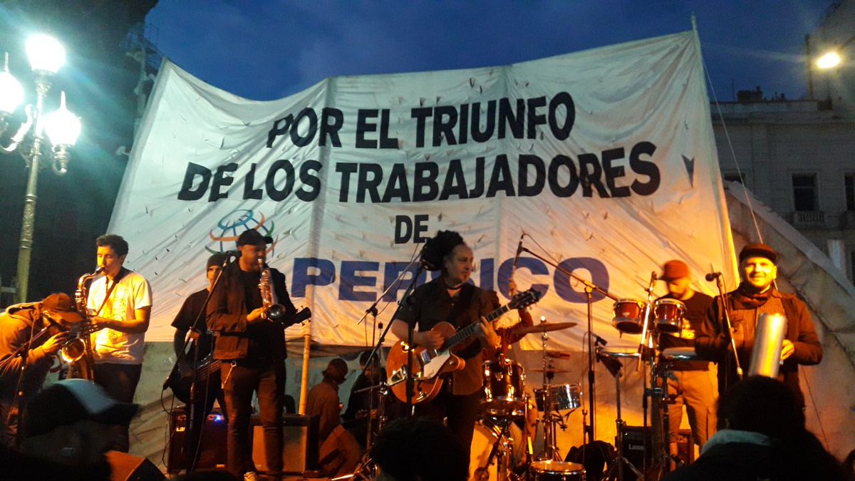 Pepsico_Enlucha's tweet photo. En el Festival de los trabajadores d PepsiCo con los amigos de @karamelosantoOK Contra la #reformalaboral Por justicia para #SantiagoMaldonado https://t.co/YeSZ7giGKp