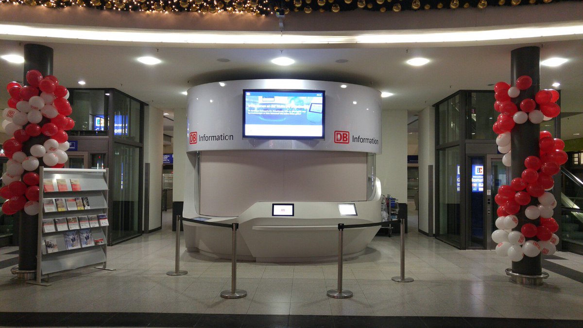 Kombimann's tweet photo. Neue #DBInformation im Nürnberger Hauptbahnhof. Sehr hübsch. https://t.co/wpMTFdaduU