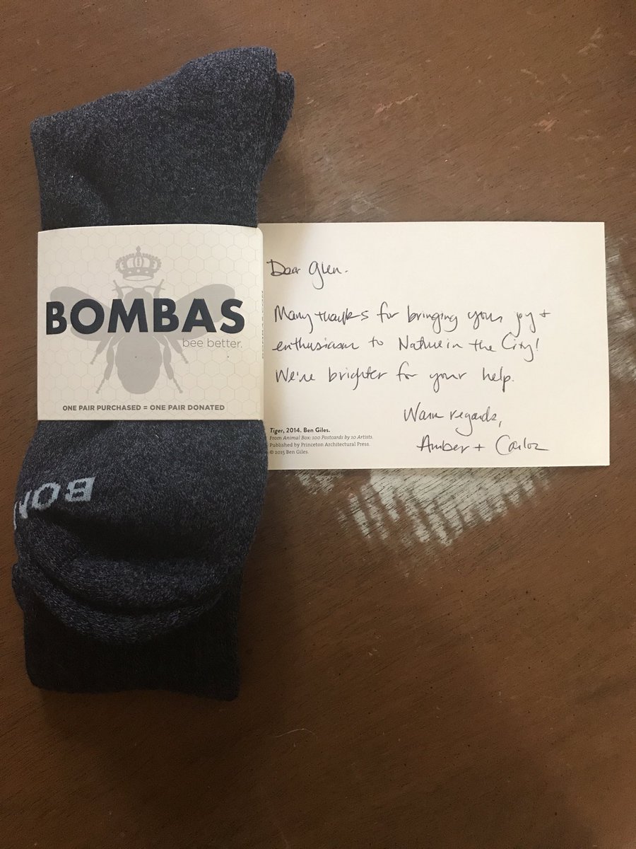 GETmon4y's tweet photo. There are other perks when it comes to helping @natureinsf with conservation and restoration in #SanFrancisco aside from beautifying the land... you get some @BOMBAS socks!!!! Thanks you all!#HappyThanksgiving2017 #Grateful #WarmAndCcozy #conservationbioUSF https://t.co/v57y3UgvT0