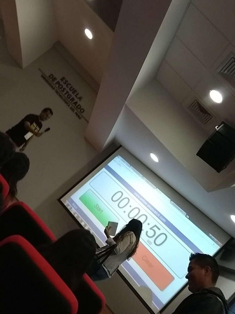 Mariel cuenta su idea. Zapatos y Atuendo #moda

#lsmlima @LSM_Peru