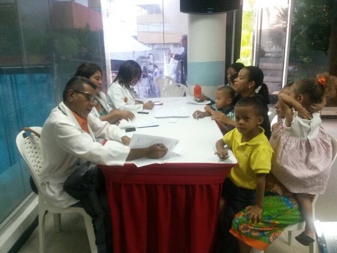 LuisLopezPSUV's tweet photo. 92 pacientes se realizaron preoperatorios gratis para cirugías a través del Plan Quirúrgico Nacional en Anzoátegui. https://t.co/te5bQp2CnC