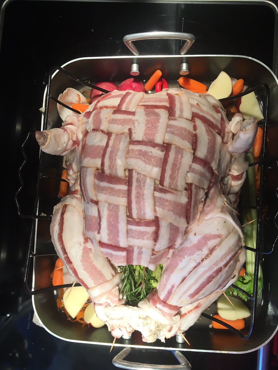 dEMb_626's tweet photo. Hey @GordonRamsay what do you think of my bacon wrapped turkey? #ShowMeYourBird https://t.co/xkt9VTsbyn