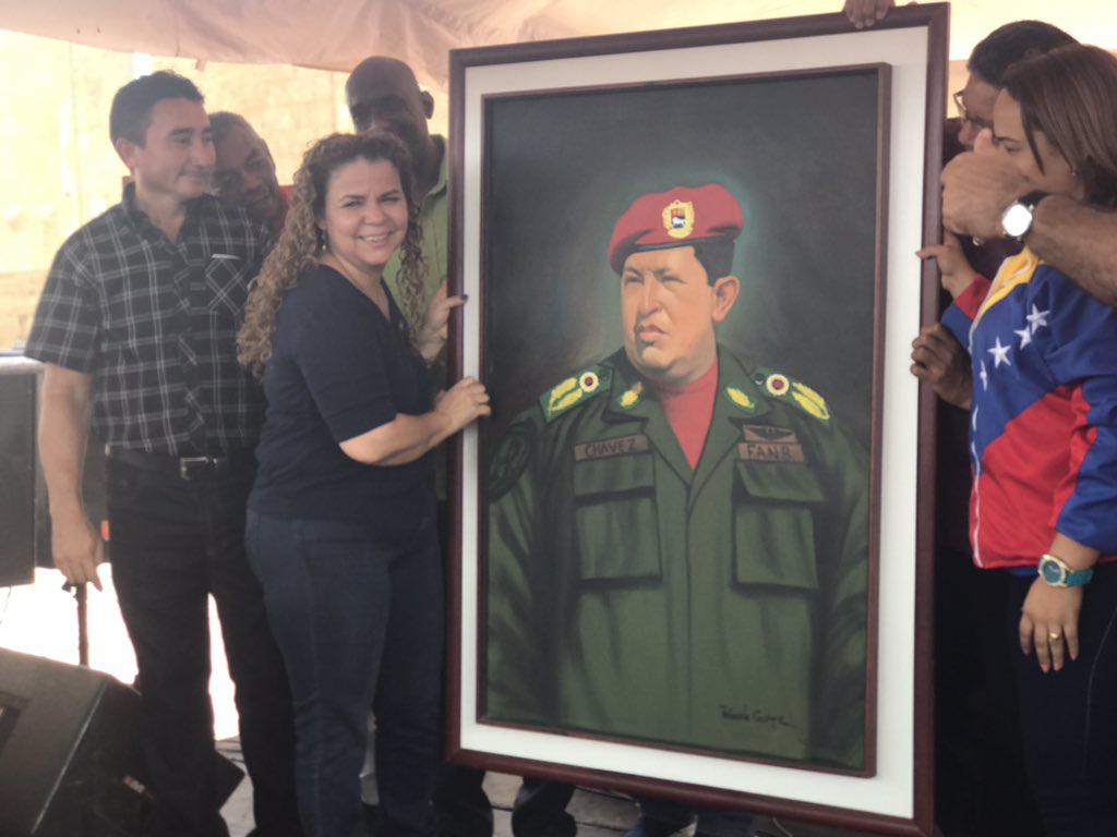 Hurtadocris31's tweet photo. Hoy @irisvarela visitó el estado Falcón y estuvo acompañada de la candidata del GPP en el Mcpio Falcón @vileivysgarcia Venceremos este 10D @NicolasMaduro https://t.co/TdssdDGjy0