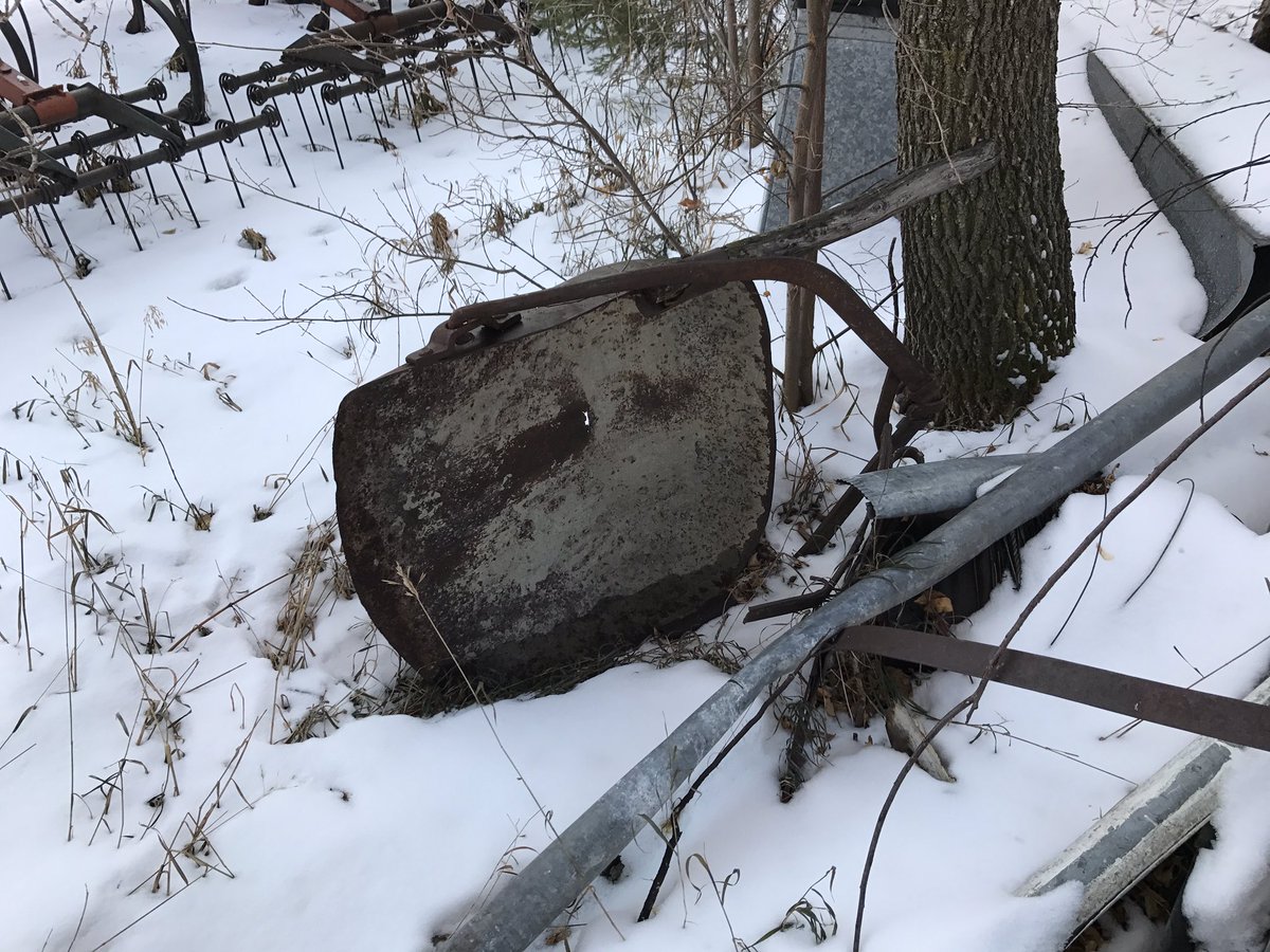 StrathJim's tweet photo. Horse drawn earth mover. Basically an oversized wheel barrel without any wheels. Wouldn't want to dig ditches or roads with one of these. #AgGraveyard #Hardwork #takeforever https://t.co/NmvYuaHijo