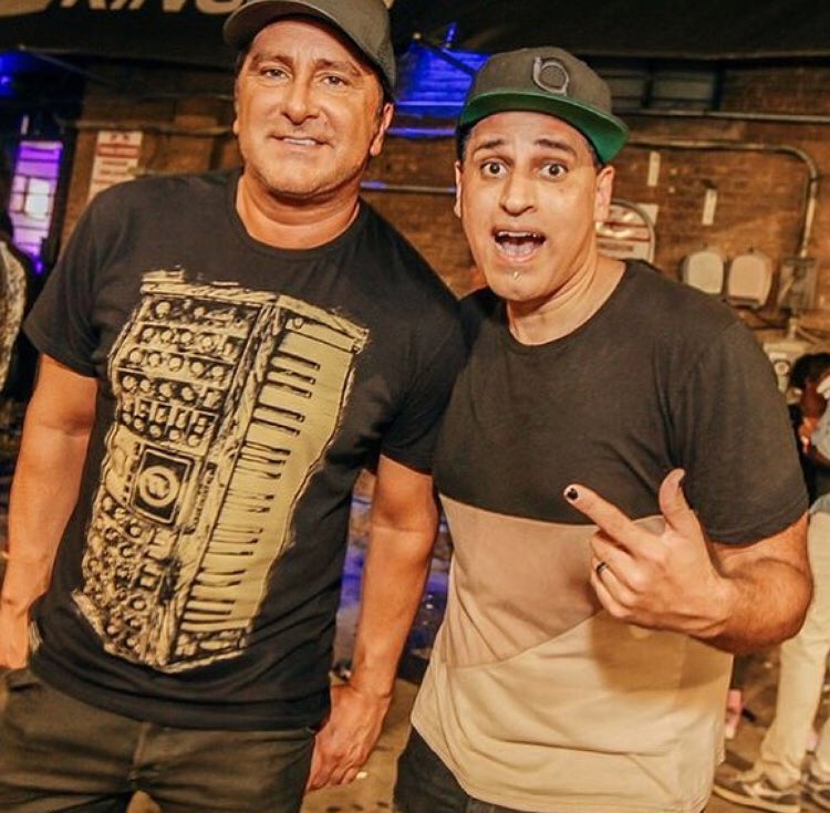 atlargebookings's tweet photo. @skamartist @djbadboybill @richardvission on all #Vinyl #tonight in #Cincinnati @jekyllcincy #backtovinyltour #backtovinlytour2 #skamlife ๐๐ฏ https://t.co/tDdK6WIrCY