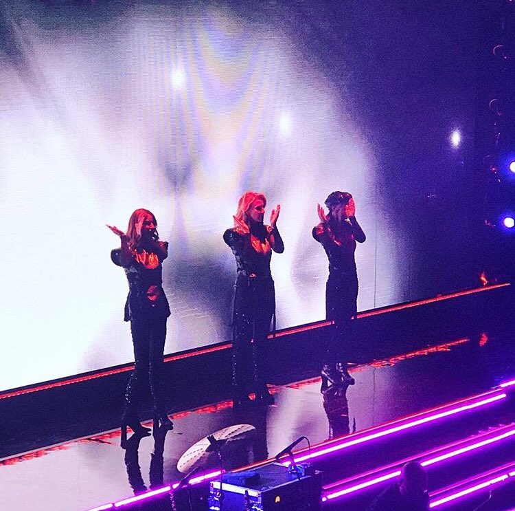 VivaBananarama tweet picture