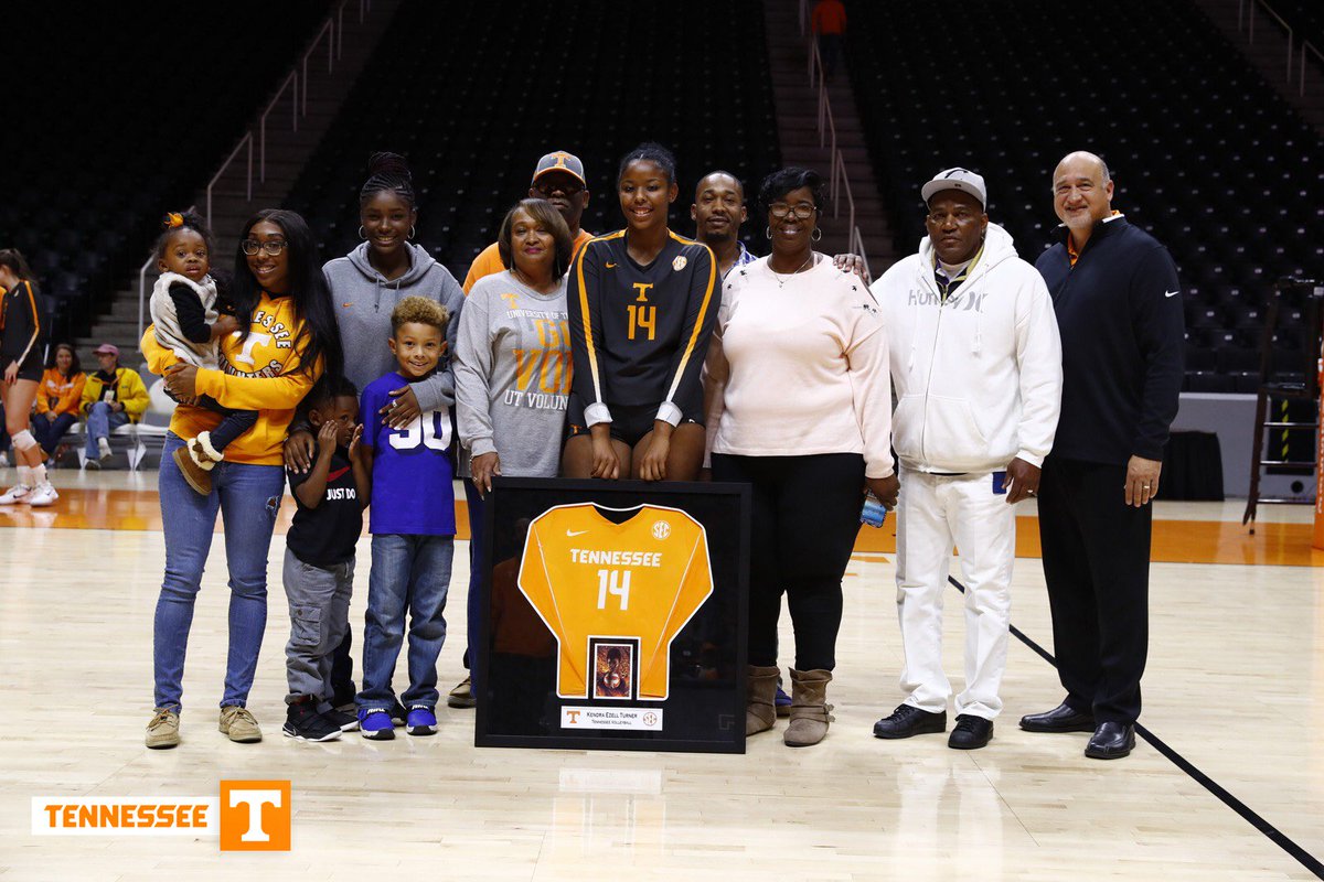 Vol_VBall's tweet image. A big THANK YOU to our senior class! @mackenziecooler @KaniJimenez @stephbuss9 @kenndraaa21