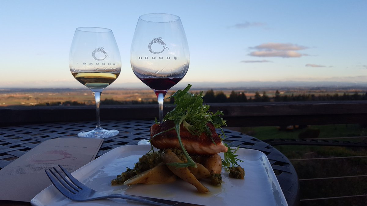 KFreund's tweet photo. Awesome Estate Pinot Noir with  salmon pairing from #BrooksWinery in Oregon Willamette https://t.co/8JKEJjndEQ