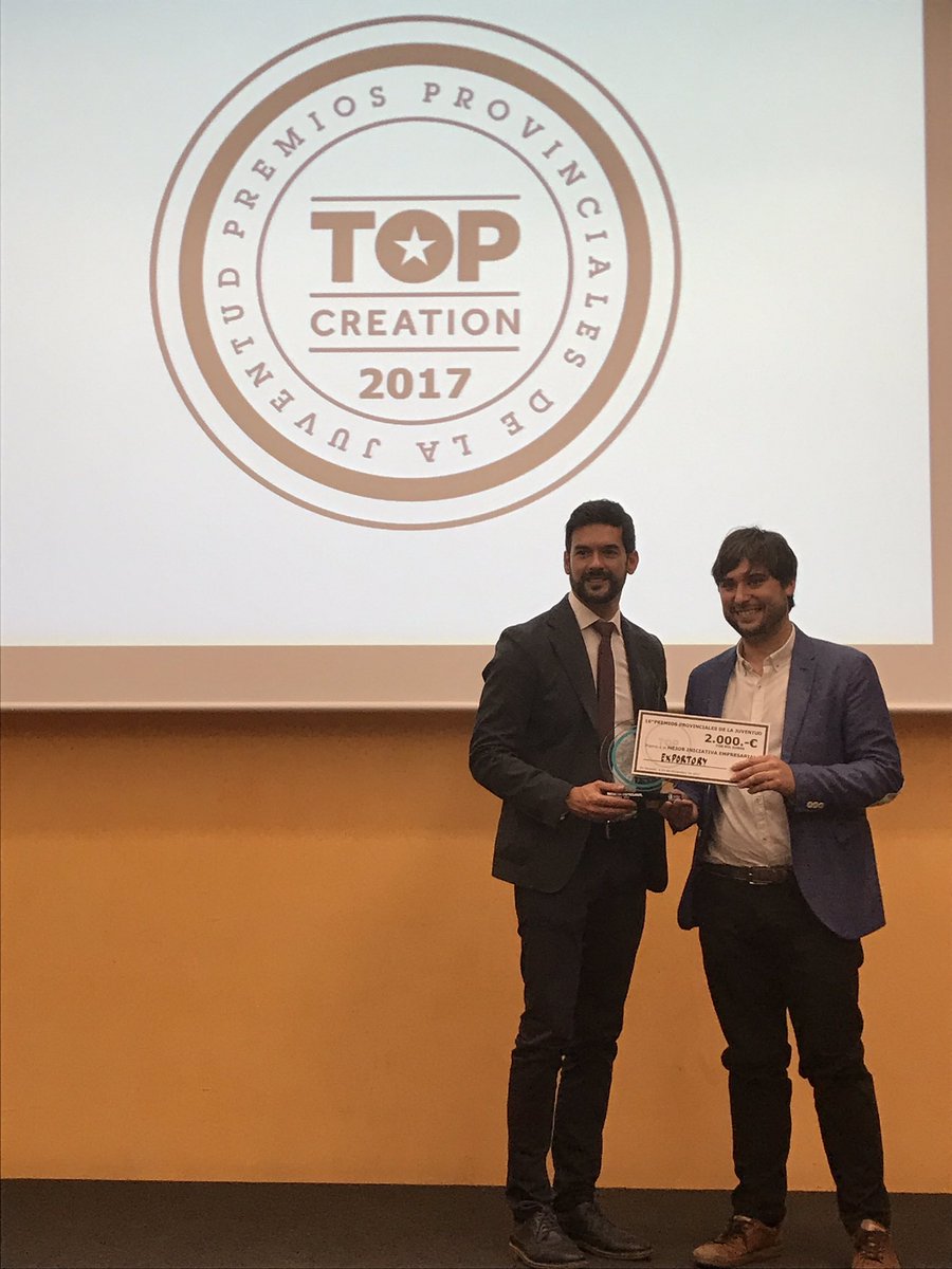 dipuALCjuventud's tweet photo. Premio a la mejor Iniciativa Empresarial #Topcreation2017

Entrega el Presidente de @Jovempa David Santiago Vicente

Pymexporto Consultores SL con el proyecto EXPORTORY https://t.co/cxnBL5cHnr