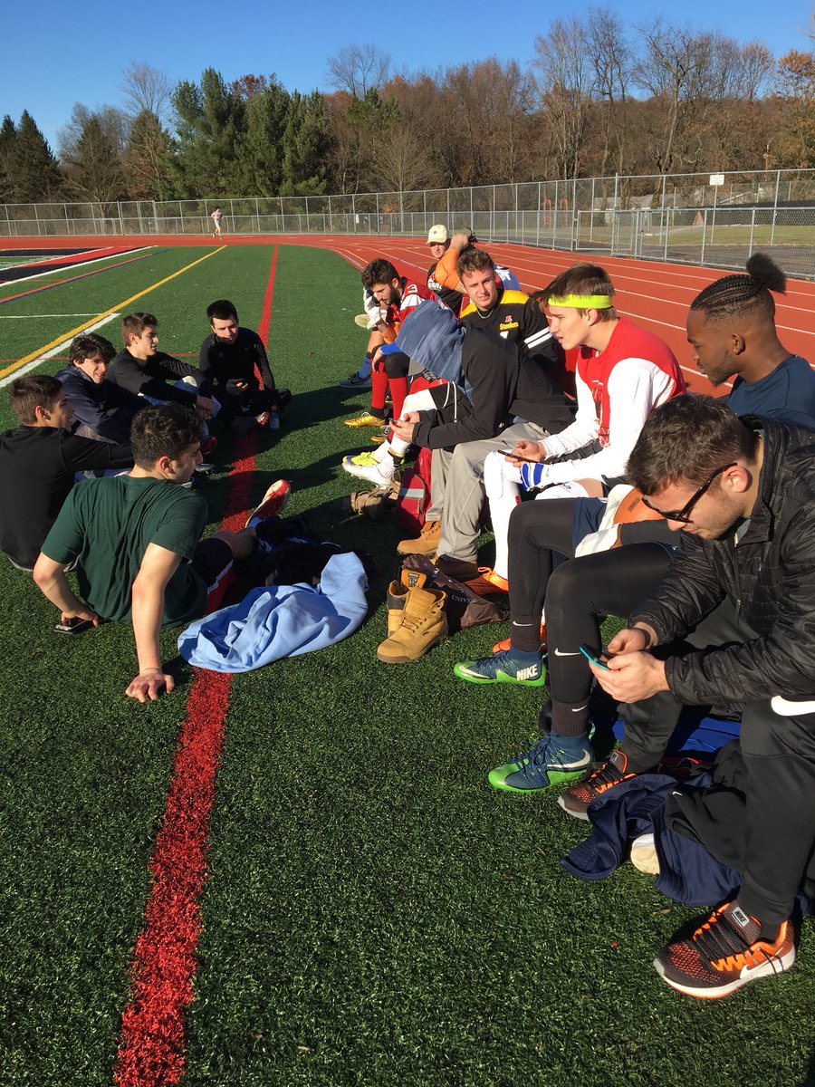 TurkeyBowl17's tweet photo. Dawgs are out of the pound. It’s game day!💯💪🏻 🏈 https://t.co/Hppy2pj4b1