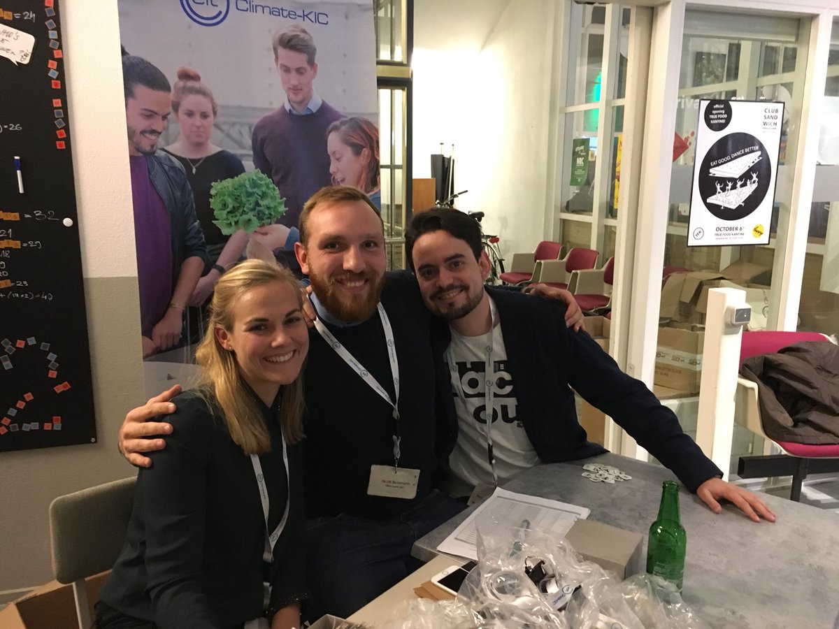 cKIC_Alumni's tweet photo. #CKICheroes17 Kick-Off  #community #love #pubquiz https://t.co/PMVlyOxD2D