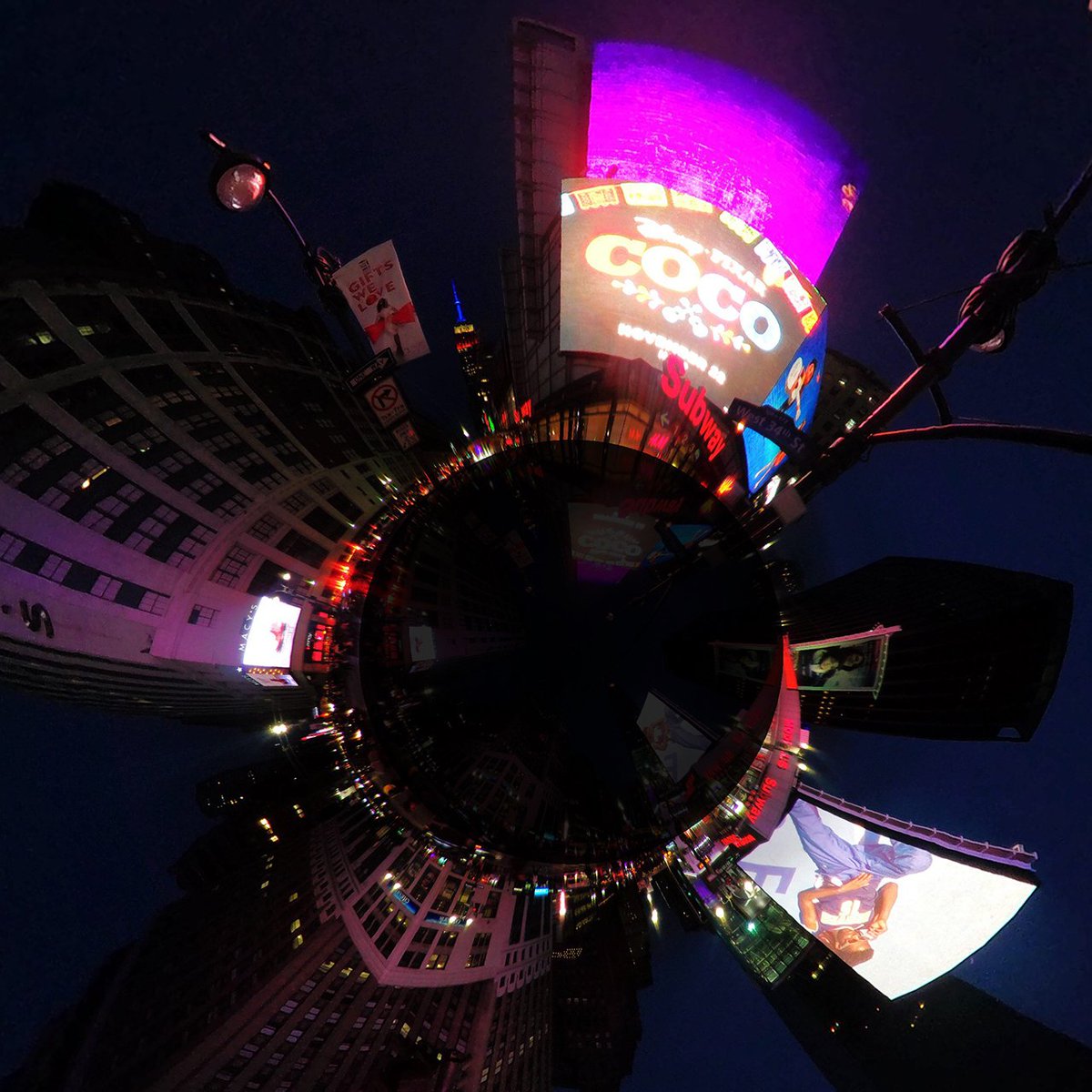PiSOLOcamera's tweet photo. Explore #NYC long after you've left - the city is in your pocket! 👍 #pi360 #travel https://t.co/JuriNCg9IK https://t.co/xueY5f2iw9