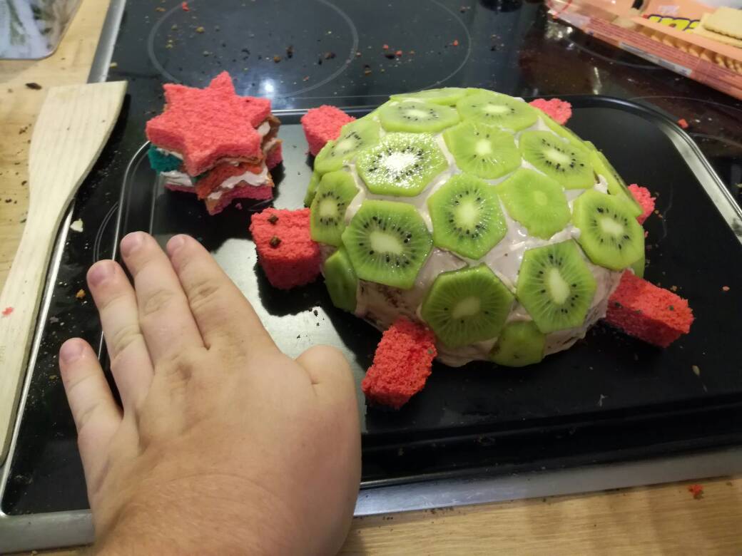 GamingDaddies's tweet photo. My wife and me made those for our kids birthday party - K #ForTheKids #Teamwork https://t.co/8nvWWFEQFw