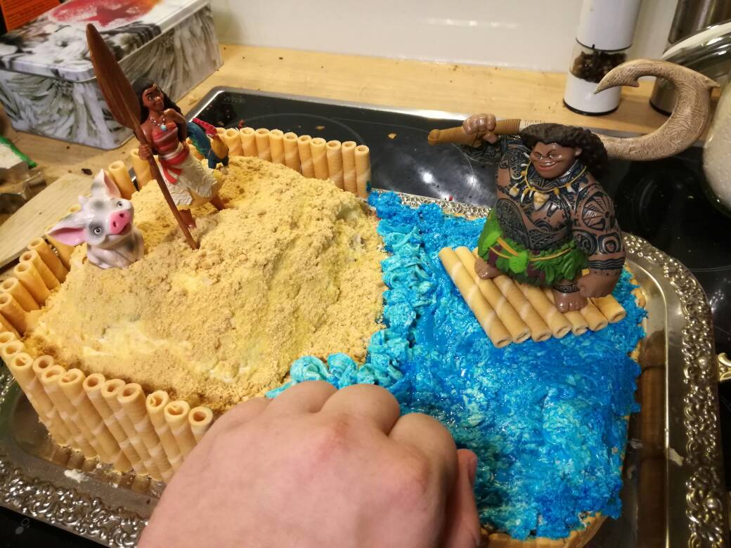 GamingDaddies's tweet photo. My wife and me made those for our kids birthday party - K #ForTheKids #Teamwork https://t.co/8nvWWFEQFw