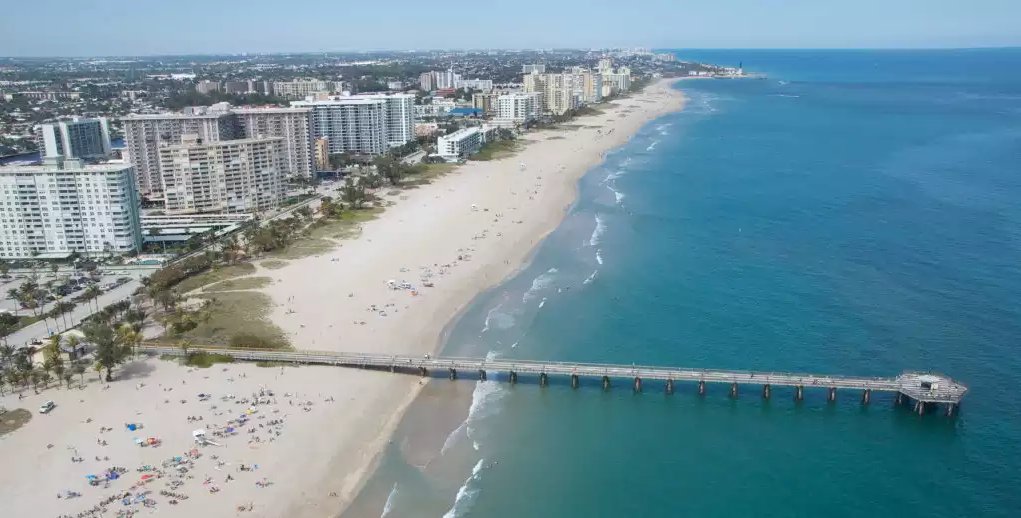 RLCSouthFlorida's tweet photo. PETITION FOR TERM LIMITS NEXT SATURDAY (12/2) in Pompano Beach starting at 10AM. Help establish term limits for City Commission members and Mayor by placing it on the ballot. Send us a DM if you're interested in helping, FREE pizza after!! #TermLimits #FLApol #pompano #volunteer https://t.co/qsybOJb3AY