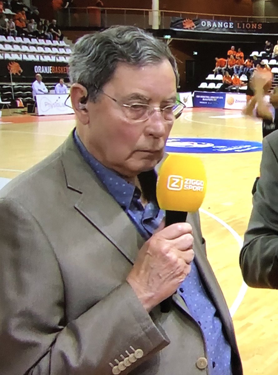 SportsNewsNL's tweet photo. Als basketbal trainer verdedigende al mijn teams op dezelfde manier als #TonBoot - vaak vanuit Enschede naar #Leiden #DenBosch gereden om zijn teams te zien! Topjaren jaren ‘70 https://t.co/9JSVrJfvVa