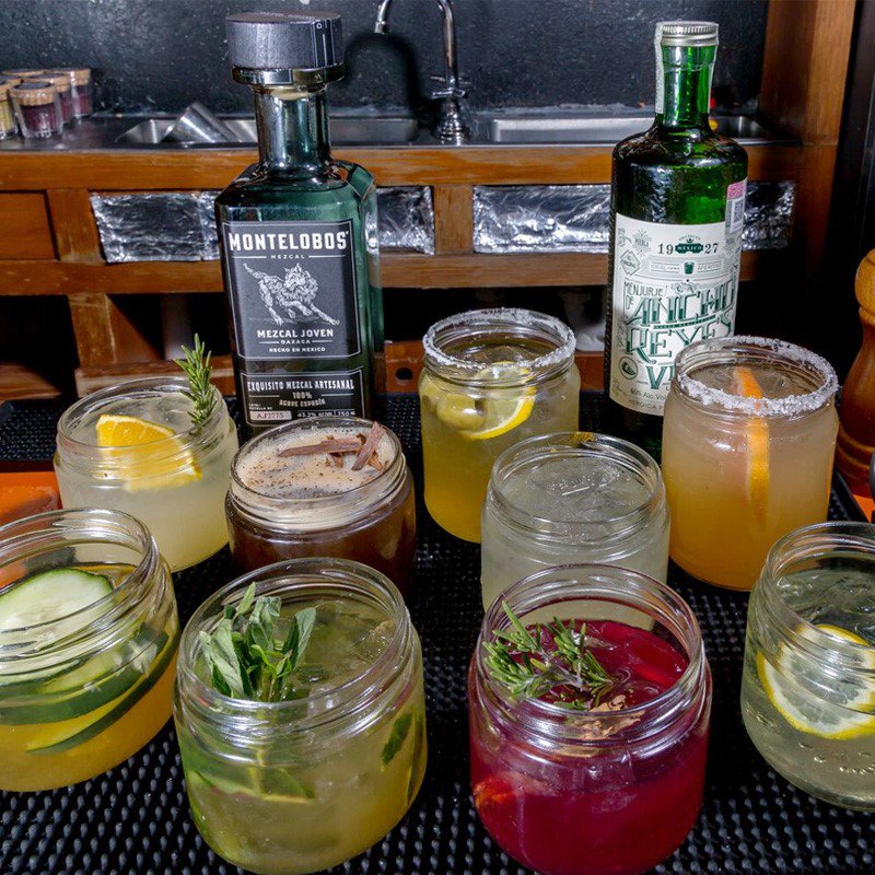 BARRA57mx's tweet photo. ¿Sabías que en #Barra57 puedes encontrar catas, conferencias y aditamentos para que prepares tus propios cocteles? Además de nuestra oferta de coctelería mexicana, claro. ¡Te esperamos! https://t.co/gv9J2uSapG